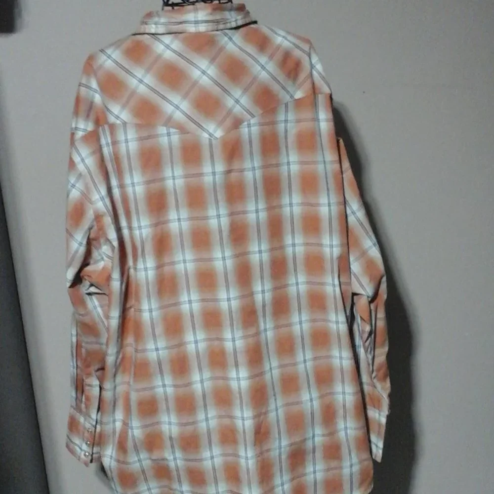 Wrangler long sleeve button up​​ - Picture 7 of 8
